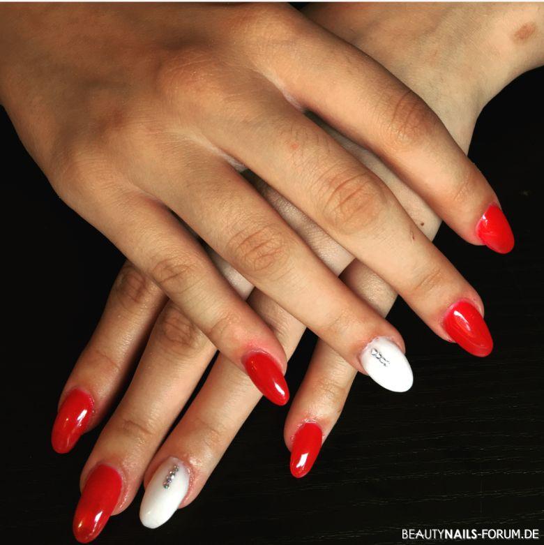 Rot und weiß - Fullcover Nailart Acrylnägel rot - Ich modeliere alle Nägel mit Acryl und überziehe sie dann mit Nailart