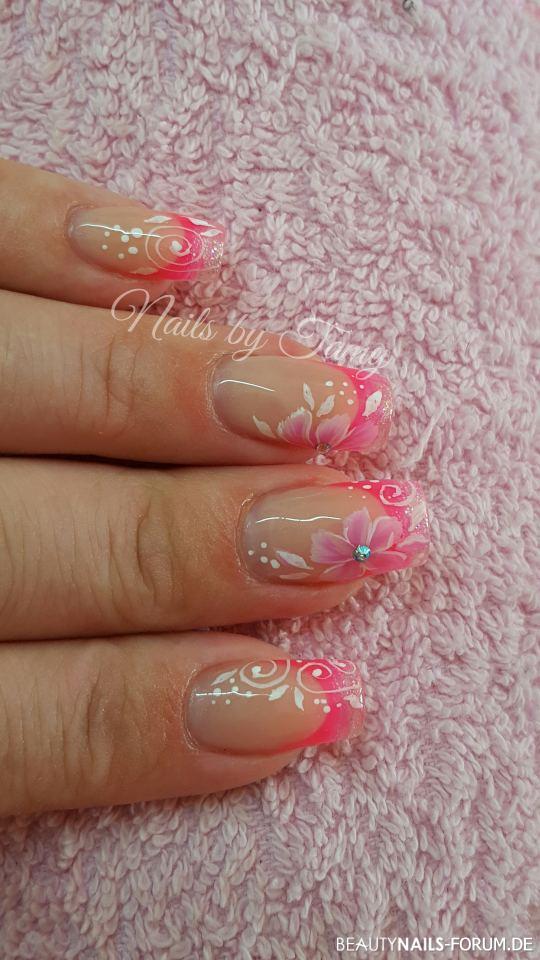 Frenchnails Pink weiss Frühling- & Sommer - Pink weisse french nägel mit schnörkel und One Stroke Blume. Nailart