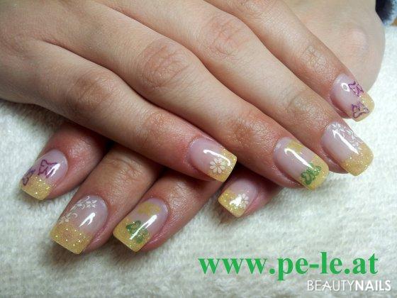 Frühling Nageldesign / Spring Nails Frühling- & Sommer - uv gel klar, make up gel, glitterstaub gelb, hbnails stamping Nailart