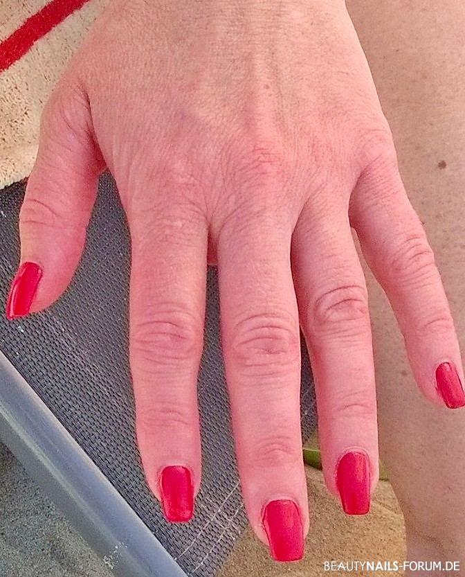 Sommerliche orange-rote Fingernägel Frühling- & Sommer - Fullcover  - Wie gefällt euch die Form? Weder ganz eckig noch Nailart