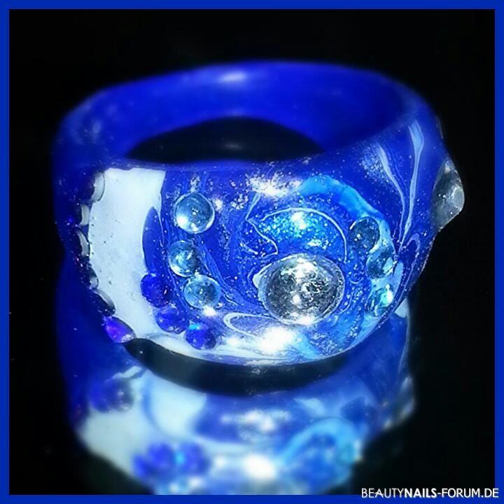 Water Marble Ring - blau / hellblau Gegenstände - Acrylrohling verwendet - Water Marble-Technik mit Strass und Nailart