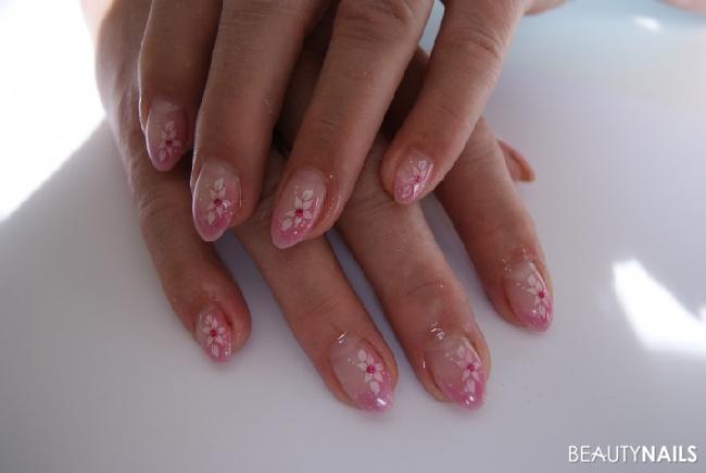 ice-pink Gelnägel - ice-pink von nailsdepot, doppelstamping in pink und weiß, steinchenkommentare Nailart