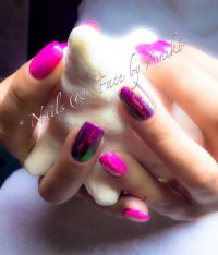 Mermaid-Effekt Nails in pink, Beere und Glitzer Gelnägel