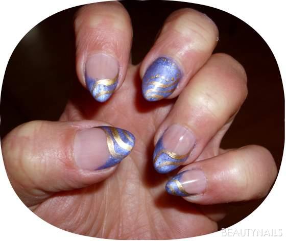 Metallicblau mit Gold verziert Gelnägel - Metallicblau keine Ahnung ,Gold Revelllack und Gel Jolifin und Nailart