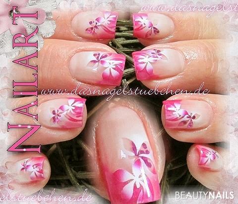 Pinke Blumen Gelnägel - Gearbeitet mit "Leila" von Catherine und Airbrush von Nailart