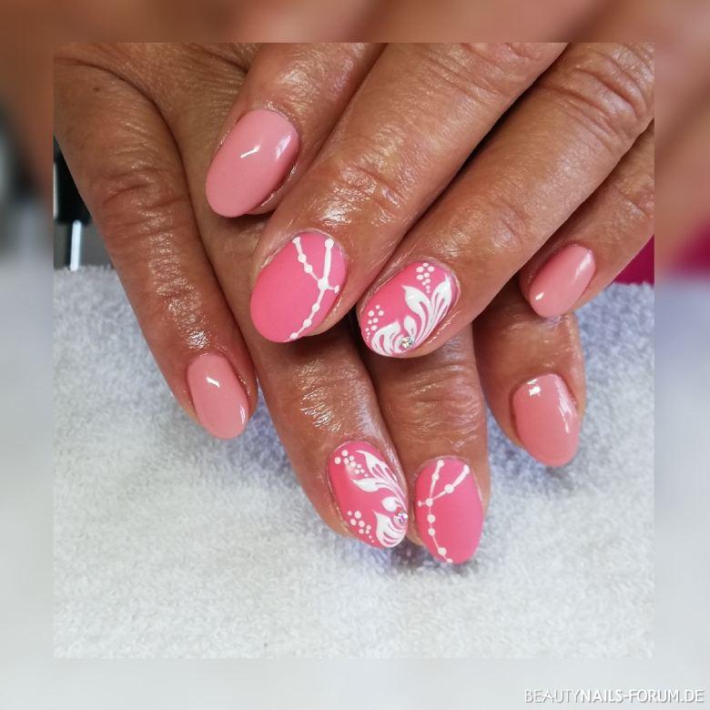 Schöne Nägel in Rosa mit Verzierungen Gelnägel rosa - Nail code, Catherine Nailart