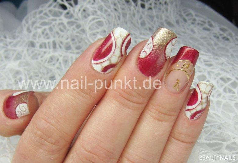 Winter Nail Design in Rot-Gold Gelnägel - gemischtes Design - Gel-Farben, Foliendesign, etwas Malerei und Nailart