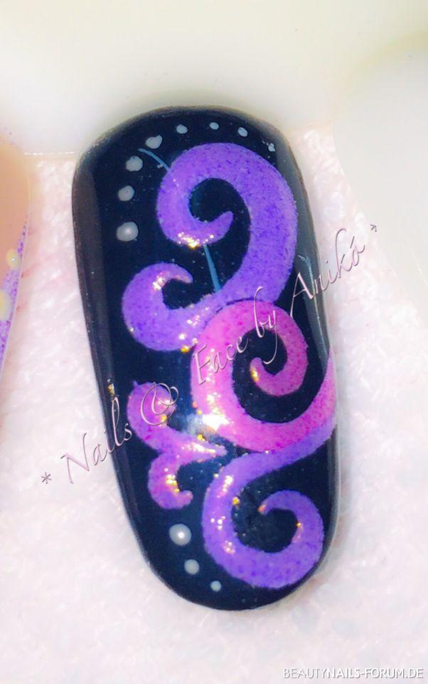 Black & Purple & Pink Ornaments Mustertips - Musternagel in Pure Black mit Handgemalten Schnörkel mit Polar Nailart