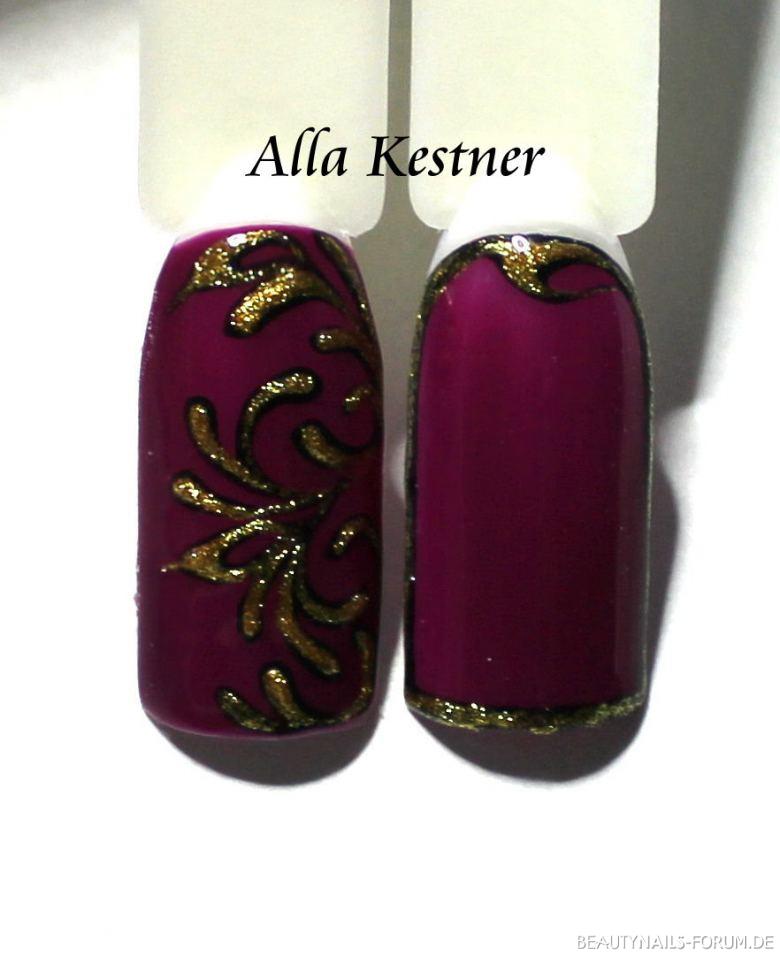 dunkles Aubergine mit Gold Mustertips - one stroke Nailart