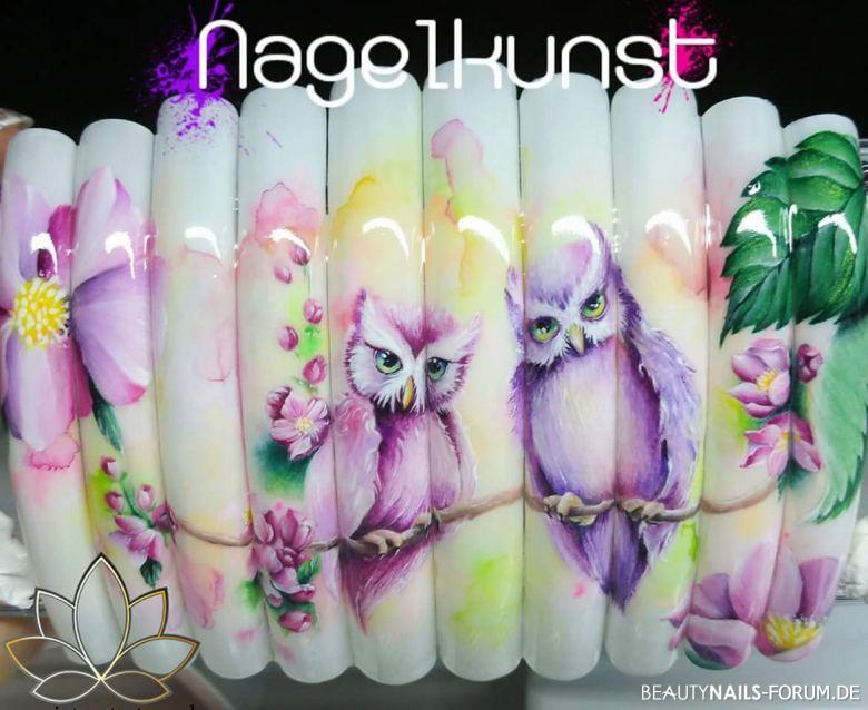 Gel Malerei mit buntem Eulendesign Mustertips pink lila bunt - Süße Eulen mit Gel gemalt Nailart