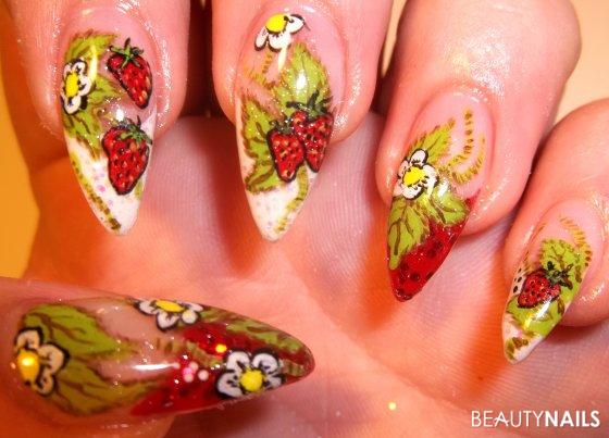 Erdbeeren und Blüten Nageldesign - Erdbeeren und Blüten, Pinselmalerei, inspiriert von pimpyournails, Nailart