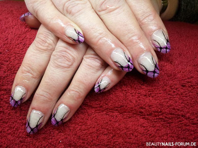 French lila mit schwarzer Malerei Nageldesign - Wieder die Nägel meiner Mutter Nailart