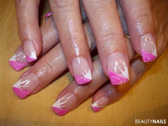 French spitz mit pinker Glitzerecke Nageldesign - Gele PMN, Striche Acrylfarbe Nailart