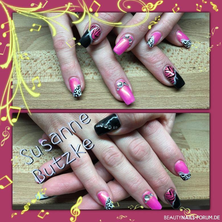 Gel Fullcover in schwarz und pink mit Steinchen Nageldesign - Pink mit Zebra Nailart