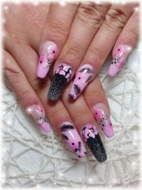 Gelmodellage rosa/schwarz mit Airbrush Nageldesign