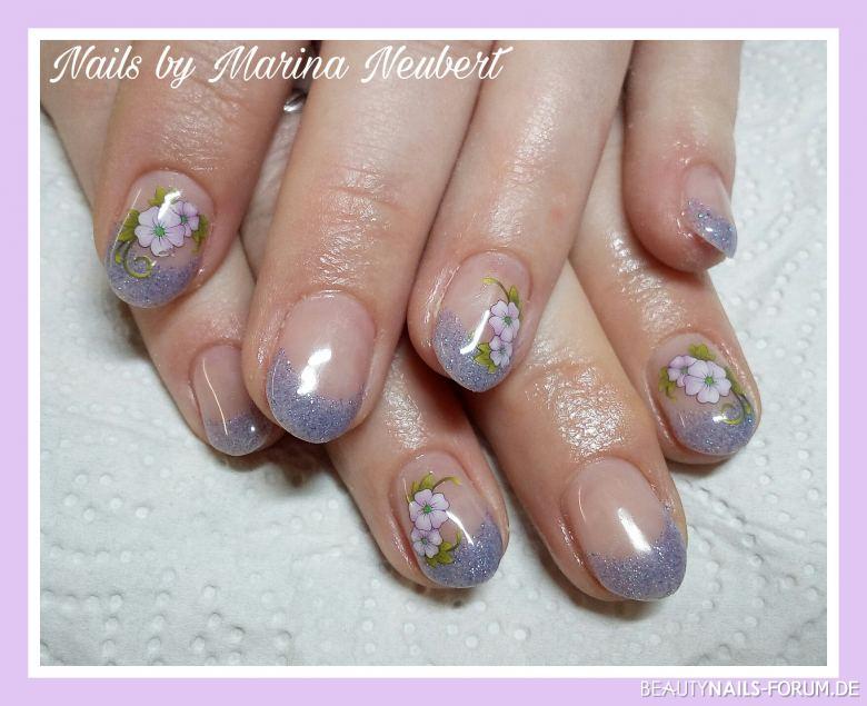 Lavendel Glitzer mit Water Tattoo Blumen Nageldesign lila - NaturnagelverstärkungAufbau Selex dickVersiegelung Glossy Nailart