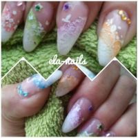 schräge french manicure mit bunten farben Nageldesign