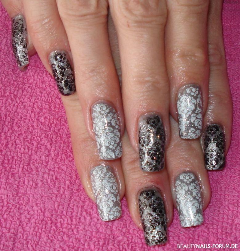 Schwarz, Weiß, Silber Stamping Nails Nageldesign