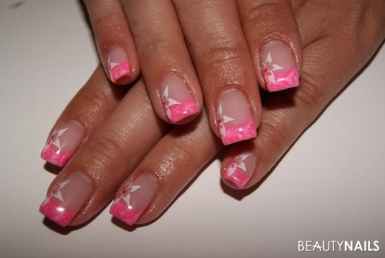 Urlaubsnägel Nageldesign - French Pink mit Weiß, Stamping in Weiß Nailart