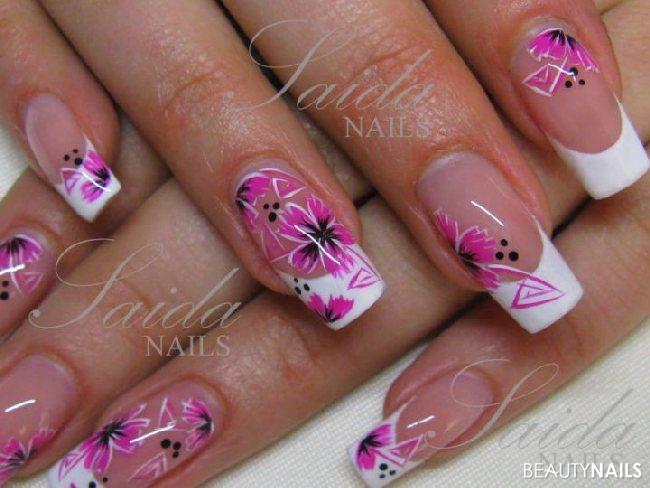 weiß/pink Blüten Nageldesign - von vor kurzem) Nailart