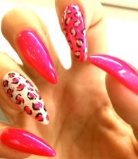 Acrylnägel Pink Silber Leopard Stilettos