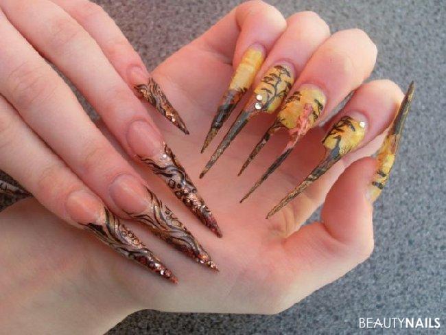 african crazy nails