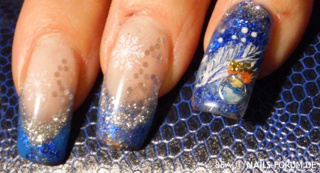 Winter Nägel Schneeflocken in blau, silber mit Glitzer Winter & Weihnachten - French mit Glitzer, Stamping und Pinselmalerei sowie Sticker.Ich Nailart