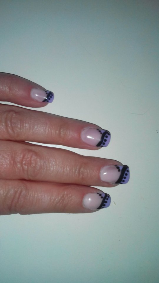 Oben Sqare mit lila French in Anfänger Nageldesign