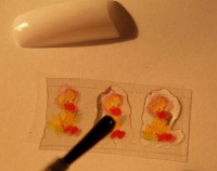 5. Bild
Klarlack aufbringen Anleitung Sticker selber drucken (ohne jegliche Folien) in Nageldesign