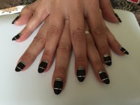 Akryl, schwarz mit Folienband Acryl, ovale Form, zweifarbig, Strips, Glitzer in Anfänger Nageldesign