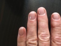 So sieht das im Moment aus... Wie kann ich meine Nägel vorm splittern schützen? in Nagellack / UV