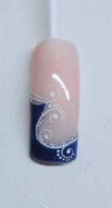 6. Versiegeln (V2 Versiegler von Tailored Nails), aushärten - Fertig! Abstrakte French Fingernägel - Anleitung mit Bewertung in Nageldesign