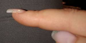 rechte Hand Zeigefinger Seitenansicht Neues Jahr- neue Nägel in Anfänger Nageldesign