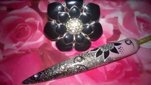 Black and Silver Bling Bling Nails / Ring und Ketten Nailart in Small Talk