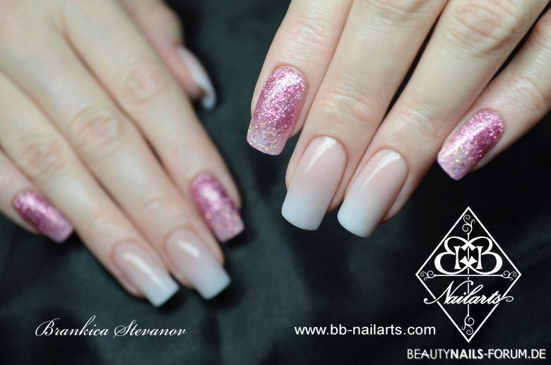 Einfache Elegante Babyboomer Mit Glitzer Acrylnagel