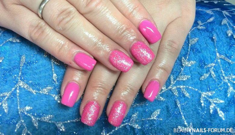 Pink Acryl Nails Acrylnägel - Obwohl pink in dem Maße nicht mein Ding ist, musste das nun Nailart