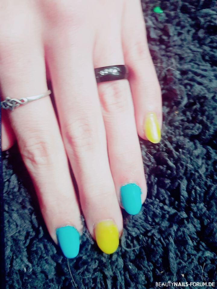 Blau & Gelb Nägel