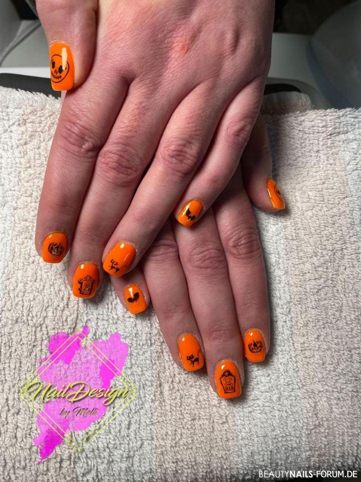Gelnägel Orange Frühling- & Sommer orange - Auch die Nägel müssen zu Halloween passen.  Nailart