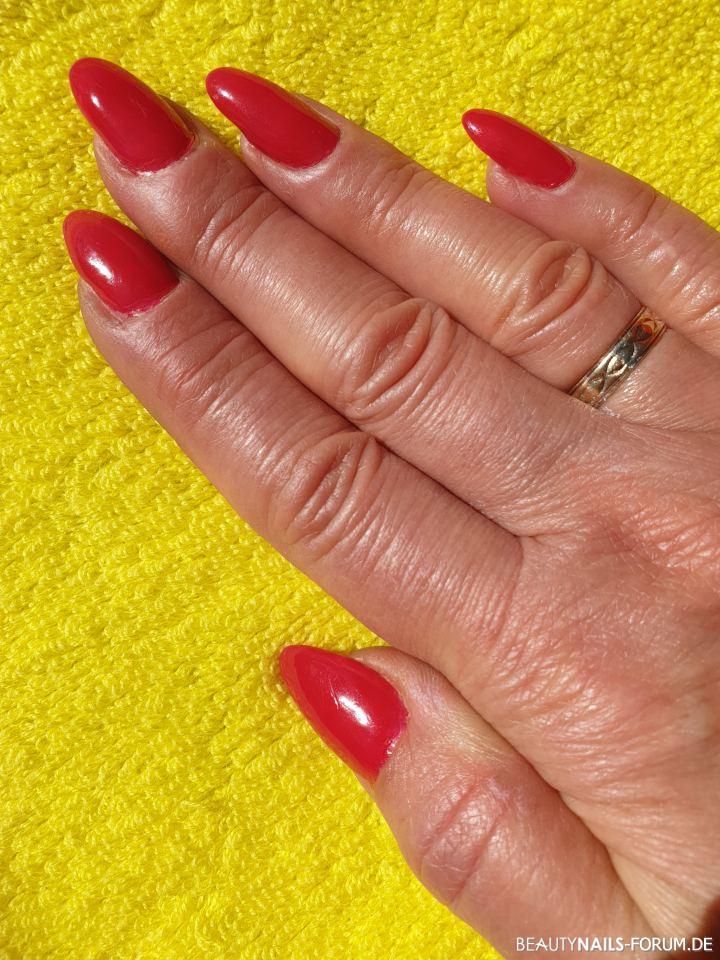Leuchtendes Rot Frühling- & Sommer rot - NNV mit Gel, Farbe mit rotem Nagellack. Dies waren meine zweiten Nailart