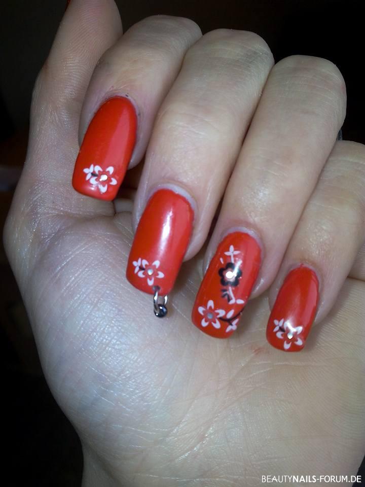 Red Hand Nails / Piercing Frühling- & Sommer - Farbe : Rot Kisskiss von Oh mit Nagelpiercing / Nailpiercing Nailart