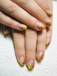 Sommer-Nägel mit gelb und orange Frühling- & Sommer