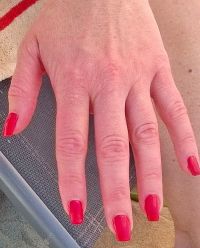 Sommerliche orange-rote Fingernägel Frühling- & Sommer
