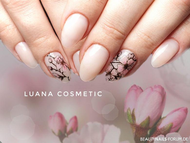 Zauberhafte Frühlingsnägel mit Blumendesign Frühling- & Sommer rosa nude - Milky pink von nailcreator, Stamping Moyra Nailart