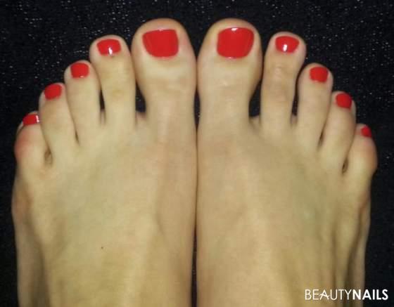 Orange Rote Fußnägel Füsse - Nagellack von OPI. (Tasmanian Devil Made Me Do It) Nailart