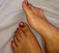 Schöne Füße / Fußnägel - rot und gold Füsse