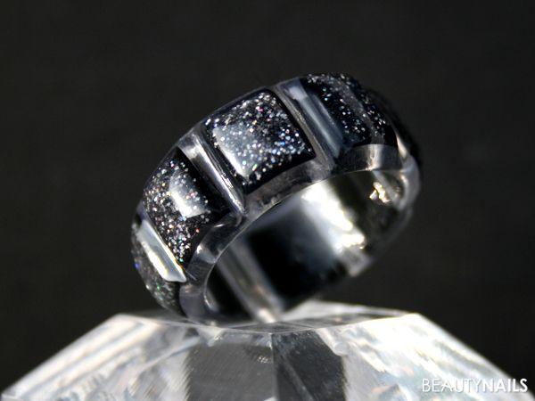 Nailart Ring mit Facettenschliff Gegenstände - Rohling von creativ-art-shop mit Dreieckfeile, schwarz und silber Nailart