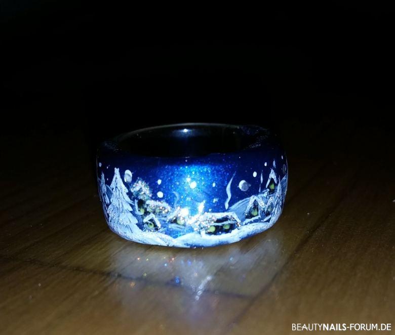 Ring zum Winterdesign - Winterdorf im Schnee Gegenstände blau - Farbgel "In the night" von MPK, Malerei mit Acrylfarbe Nailart
