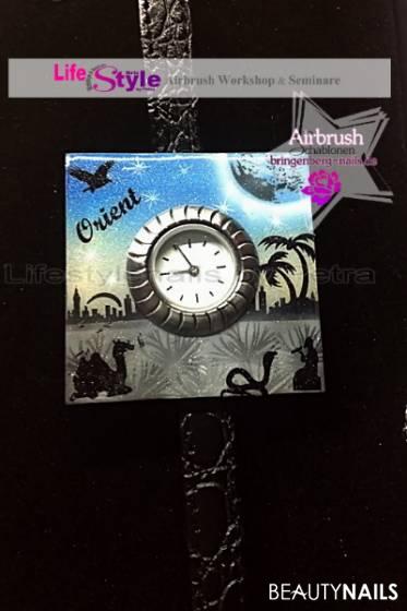 Wechsel Uhr mit Airbrush Platte Orient Gegenstände - Hier wurde eine Wechsel Uhr mit Airbrush verschönert Nailart