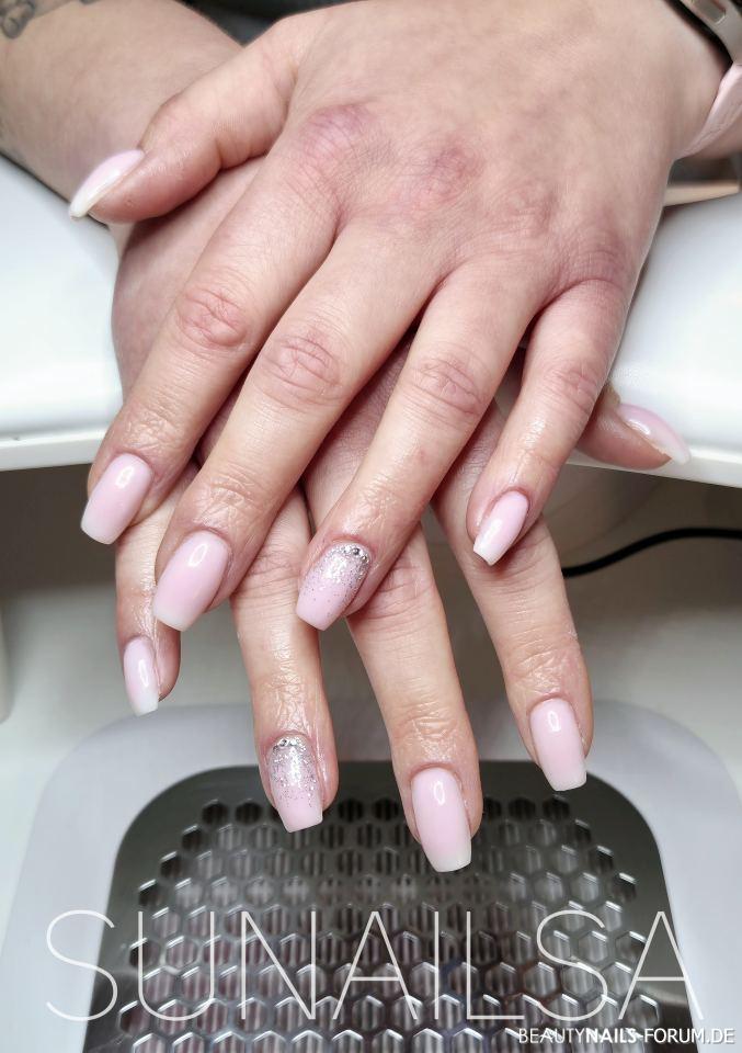 Babyboomer Glitzer Gelnägel rosa silber weiss - Babyboomer geht immer Nailart