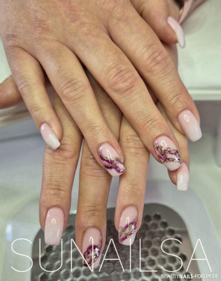 Babyboomer Mamor Gelnägel lila weiss nude - Babyboomer lila Mamor Nailart